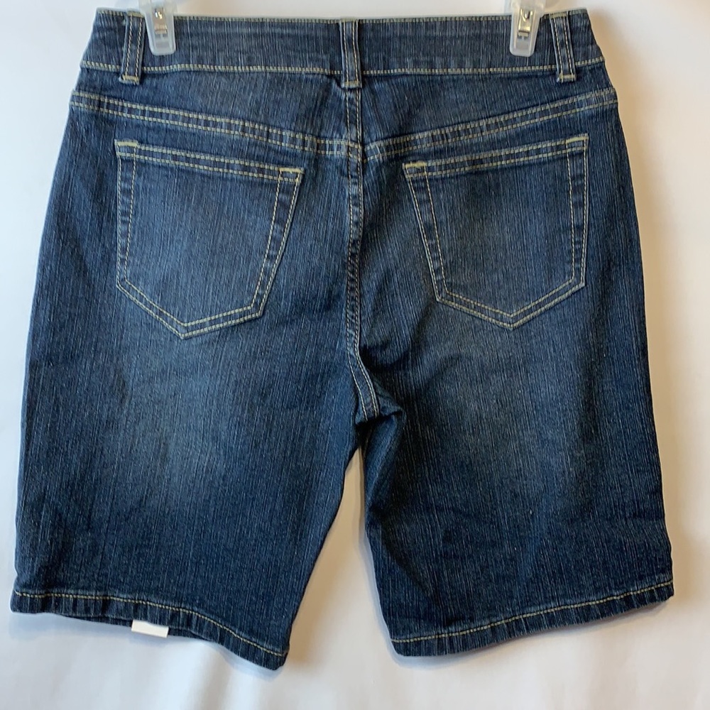 Th shorts - Picture 3 of 3